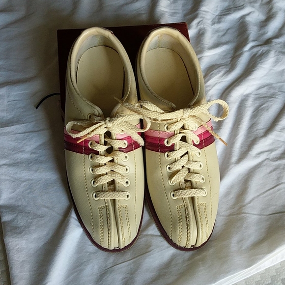 Unknown Shoes - Vintage Women's Bowling Shoes